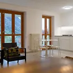 펜션 Vista Dolce Isola _ Lakeview Pool, Terrace & Garden *