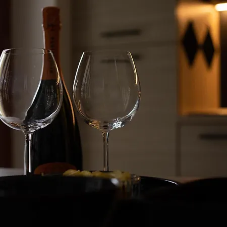 בית נופש Vista Dolce Isola _ Lakeview Pool, Terrace & Garden ארגגנו