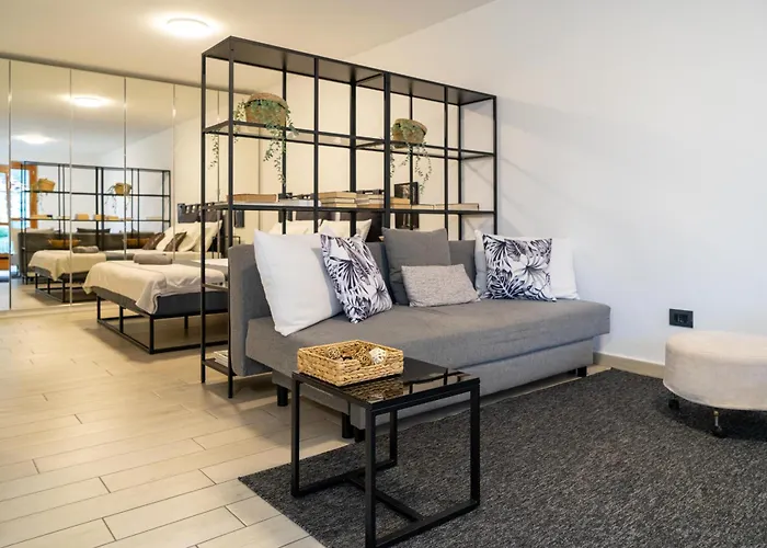 Vista Dolce Isola _ Lakeview Pool, Terrace & Garden آرجينيو